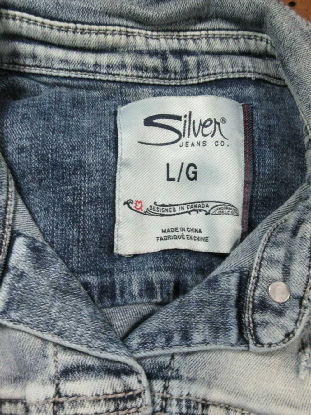 Silver Jeans womens light wash distressed stretch cropped jean vest jacket L